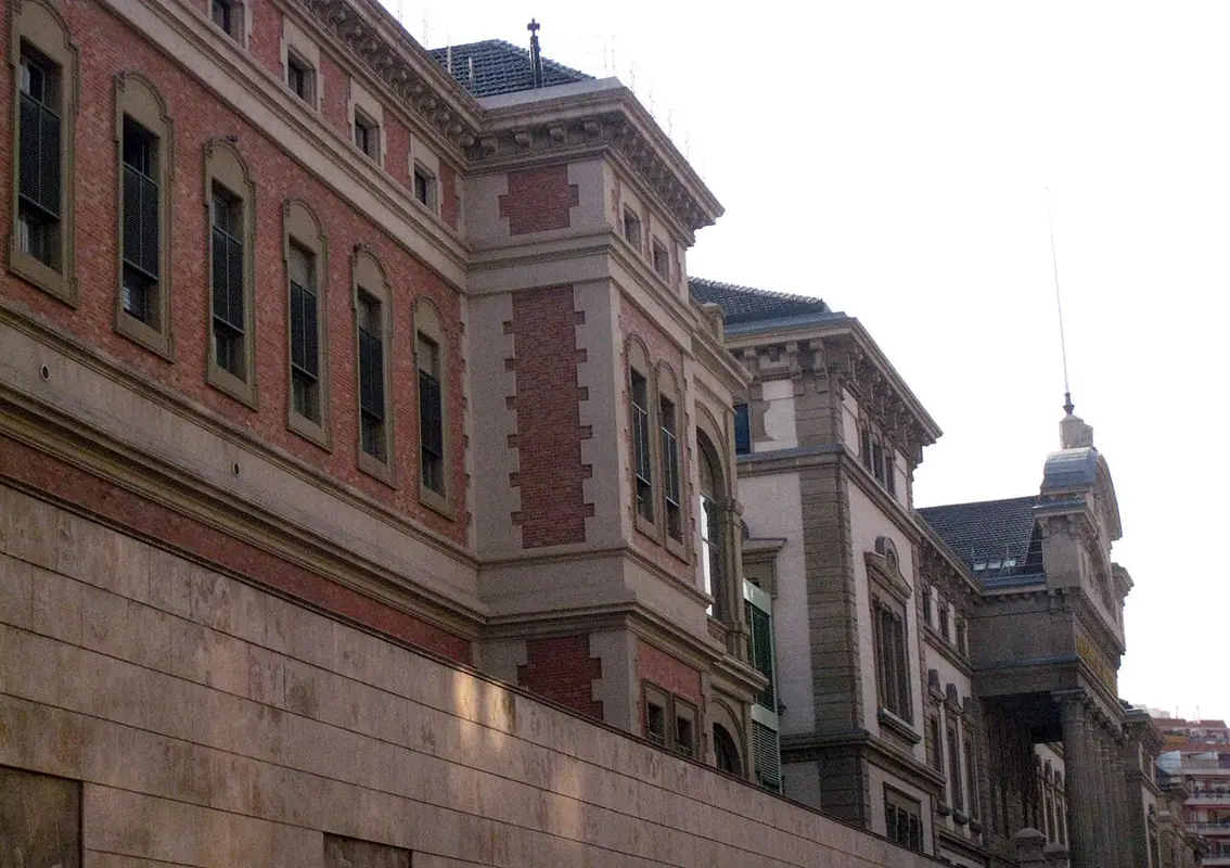 Edificio del Hospital Clínic de Barcelona (Barcelona)